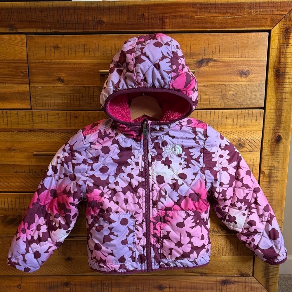 The North Face Girls Reversible Floral Hooded Puffer Jacket